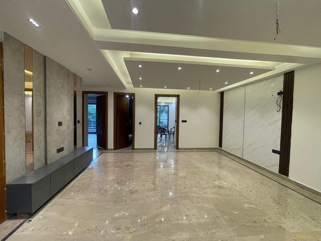 3BHK availble for rent in Sushant Lok, B Block